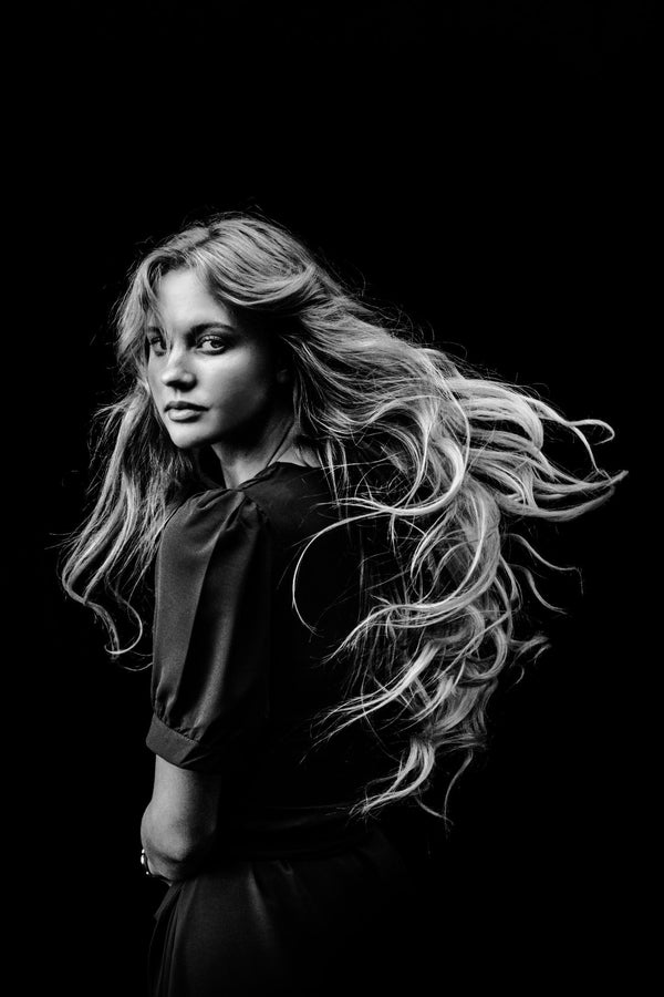 Clip-In Hair Extensions Guide: Application Tips & Benefits