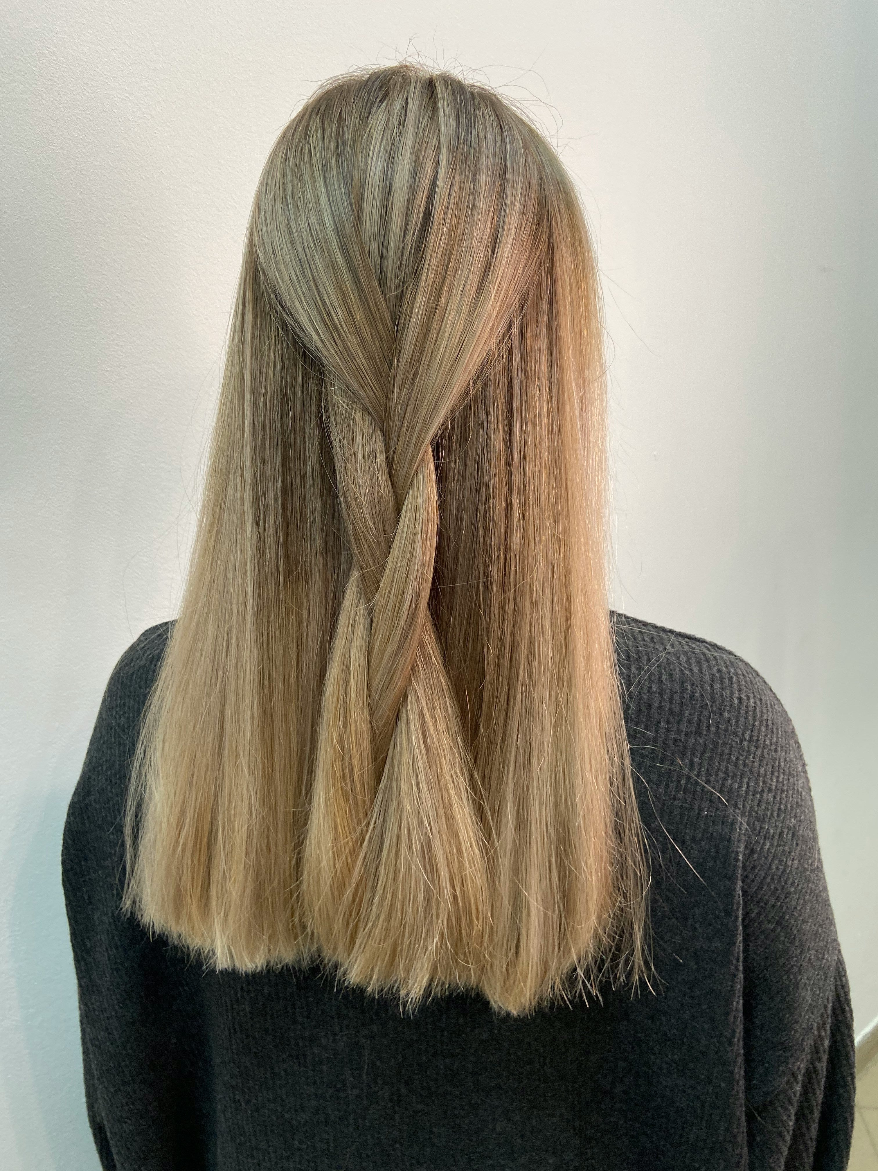 Essential Tips for Mastering Clip-in Hair Extensions Placement ...
