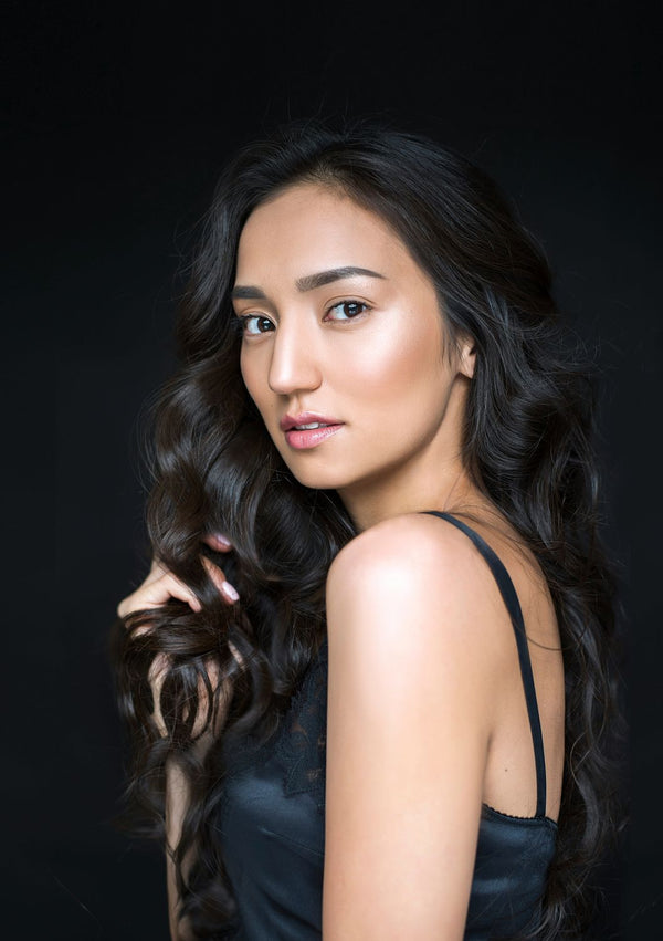 Why Hand Sewn Weft Extensions Outlast Other Methods